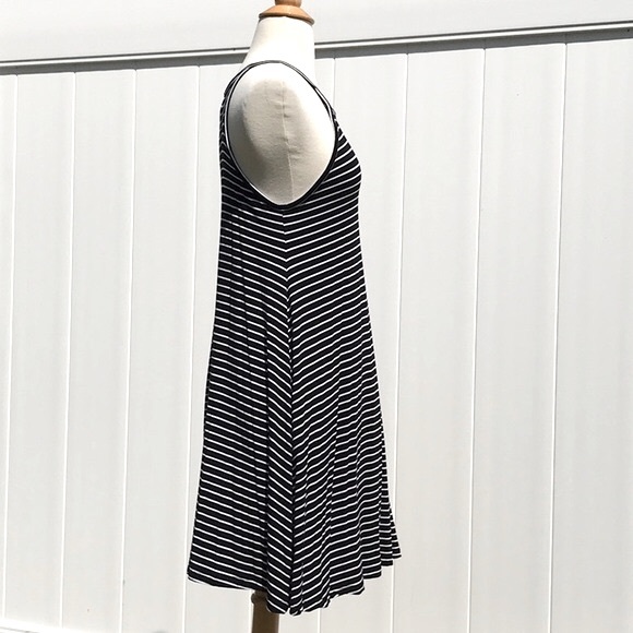 NWOT Old Navy Halter Slub Knit Swing Black and White Striped Dress Size Small - Picture 9 of 14